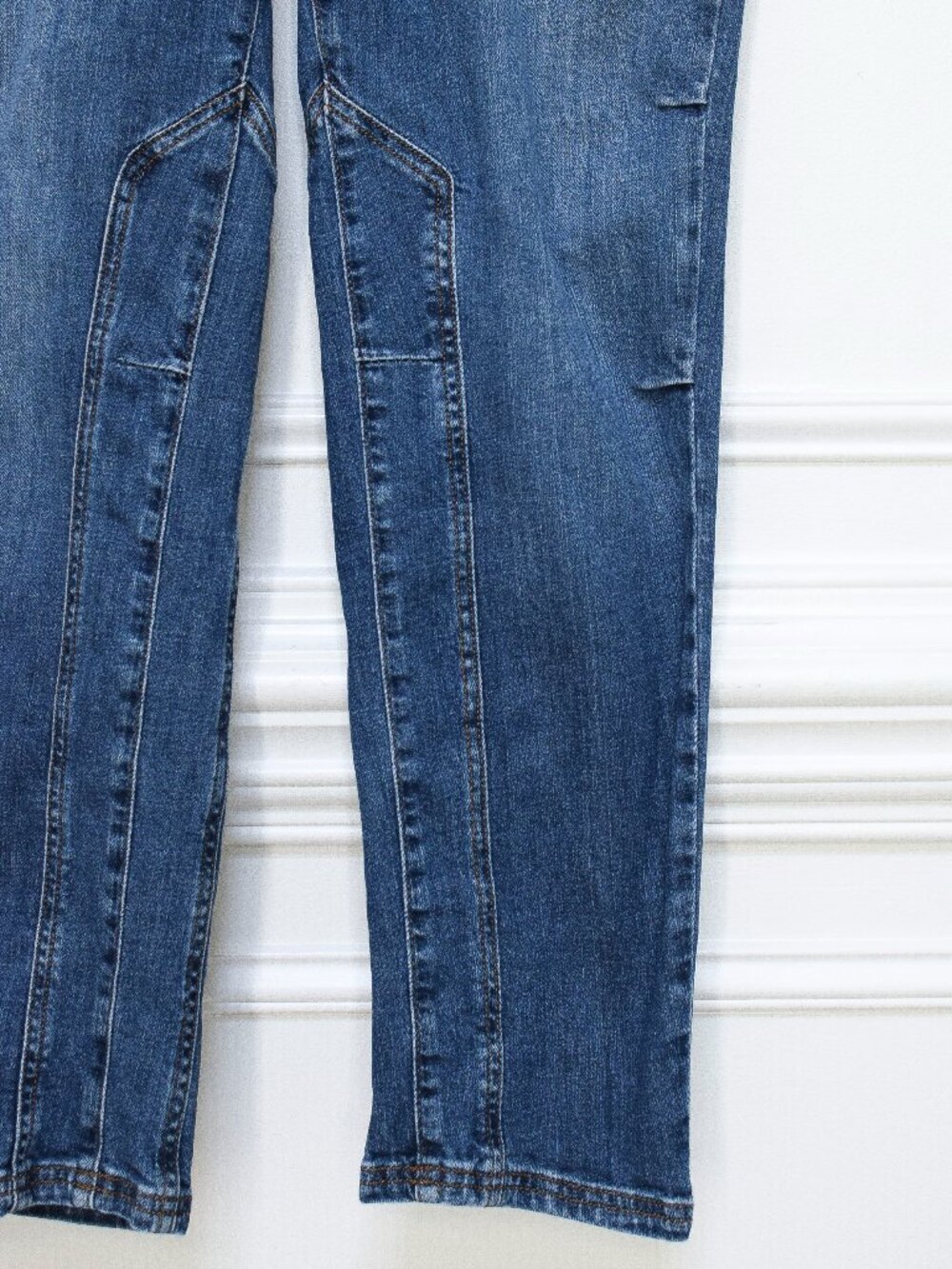 Anthropologie Pilcro Wanderer Mid Rise Relaxed Jeans Tapered Straight Leg Sz 28 - Picture 4 of 9